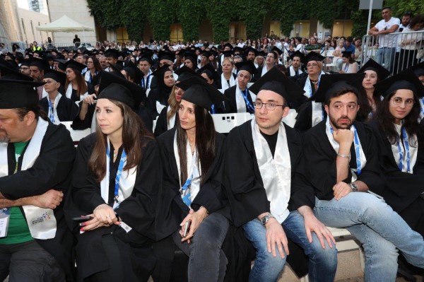 14 מתוך 393